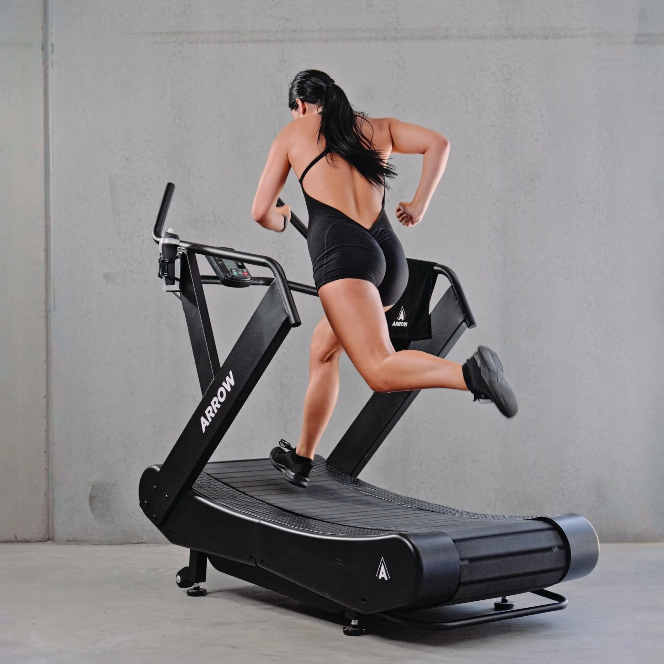 ARROW® Studio Curve Runner Treadmill