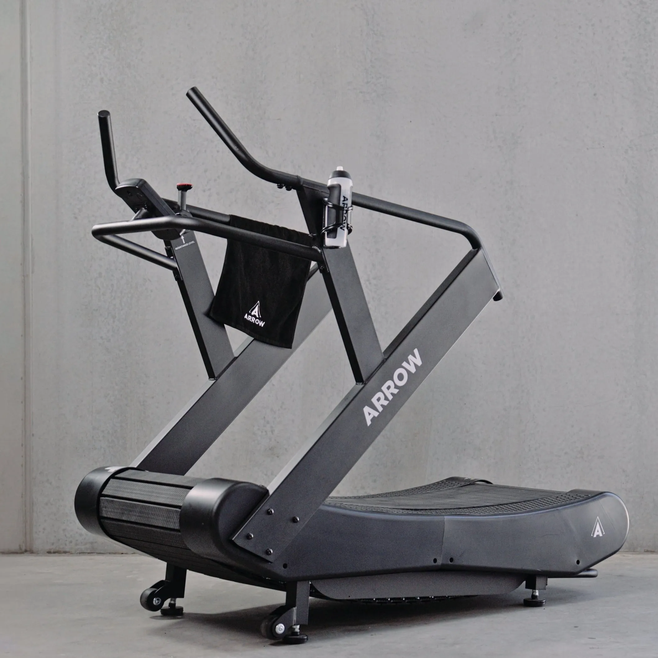 ARROW® Studio Curve Runner Treadmill