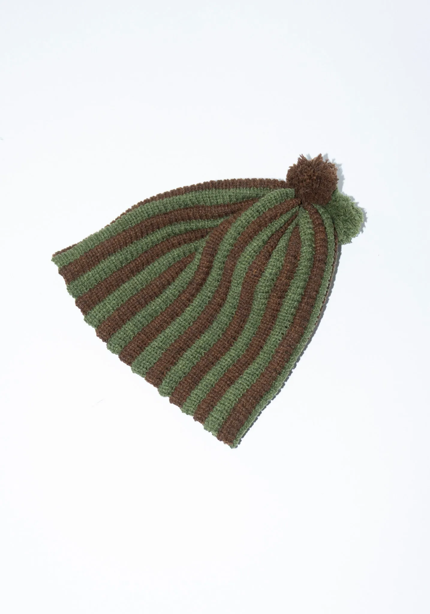 British Lambswool Stripe Pleat Hat in Tobacco and Dark Apple Stripe