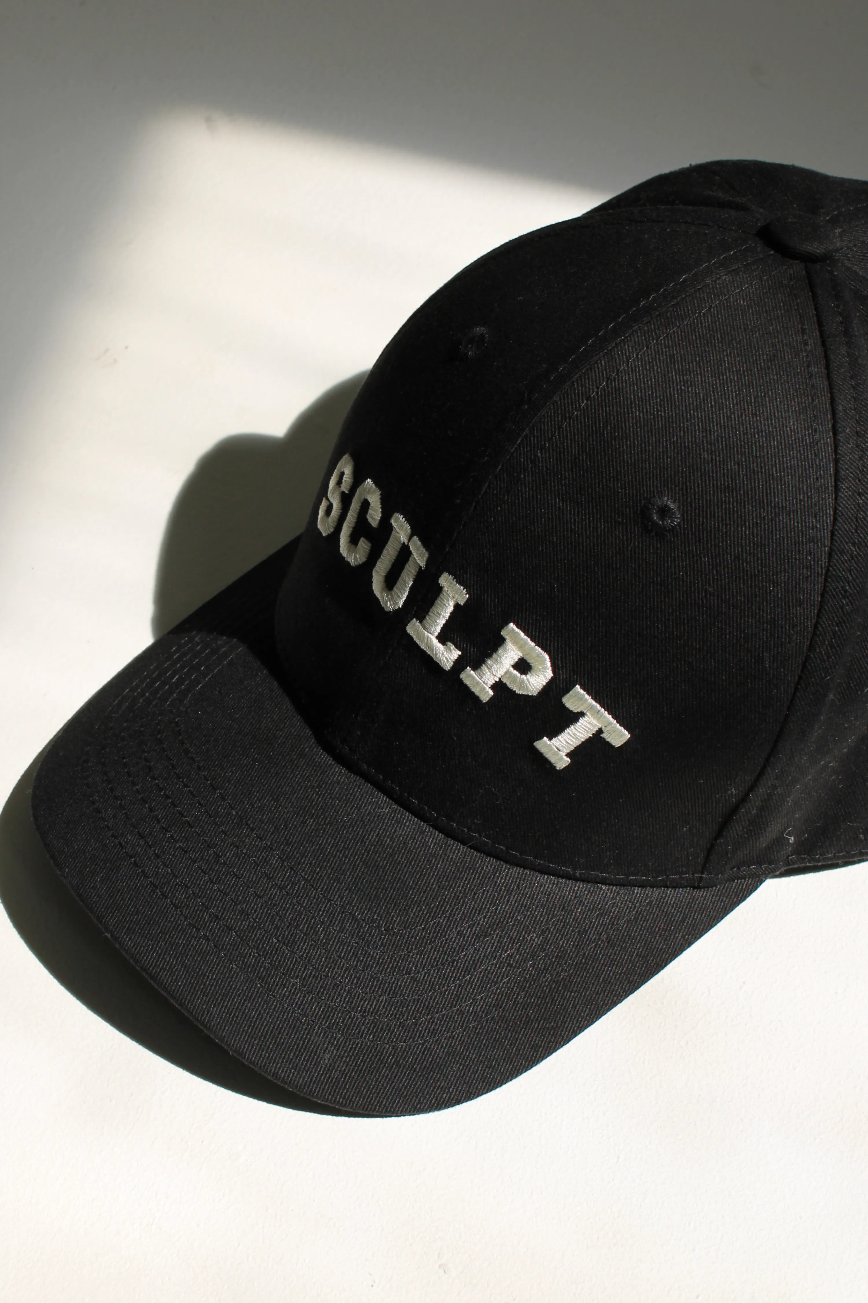 Sculpt Signature Embroidered Cap Black